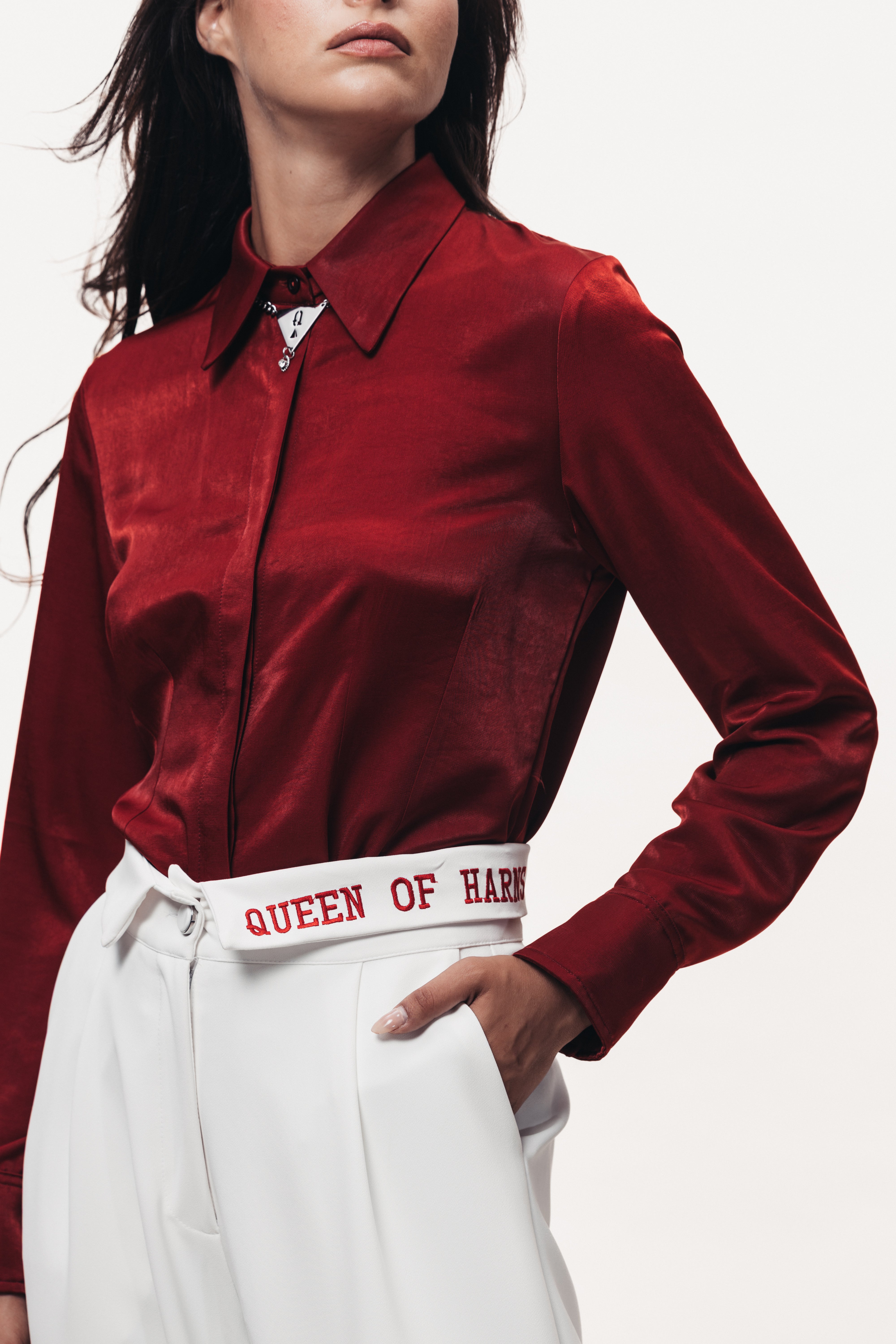 Queen's Bet Pants